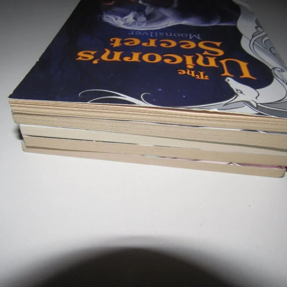 Set of (5) THE UNICORN’S SECRET Chapter Books by Kathleen Duey (Ages 7-10) - Picture 3 of 4
